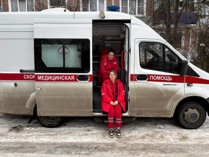 В Армавире фельдшер скорой помощи Солоненко приняла роды в автомобиле