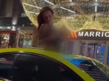 В Краснодаре показавшую грудь девушку арестовали на 10 суток