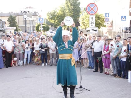 Сегодня состоялась торжественная церемония закладки памятного знака VII Российского кинофестиваля «Провинциальная Россия»