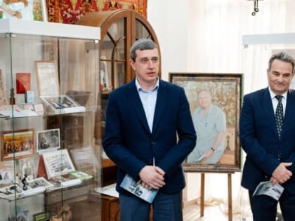 Депутаты Константин Офлиди, Александр Жигалко и Константин Сыпало приняли участие в открытии выставки, посвященной легендарному ученому, ветерану Великой Отечественной войны, Почет