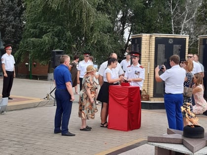 На мемориале Памяти воинской славы в станице Новопокровской прошла акция «Свеча памяти»