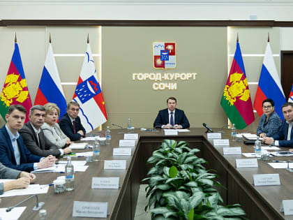 Глава Сочи Алексей Копайгородский доложил во время «Прямой линии» губернатору Краснодарского края Вениамину Кондратьеву о сроках ввода новых домов со служебным жильем для работнико