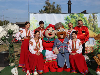 В Динском районе поздравили работников сельского хозяйства и перерабатывающей промышленности