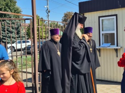 В Выселковском районе установили третий монумент святому покровителю (фоторепортаж)