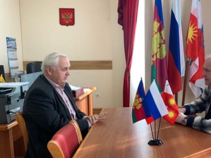 Эдуард Обухович встретился с председателем местной общественной организации «Российское военно-историческое общество» Владимиром  Астафьевым