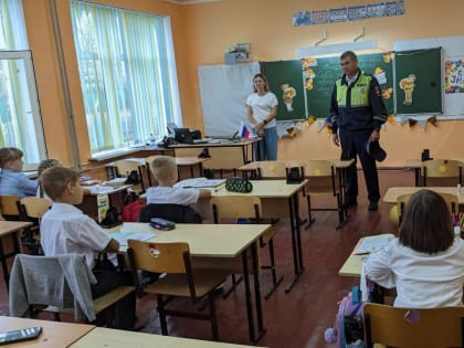 Полицейские Кореновска совместно с Общественным советом проводят профилактические беседы для школьников