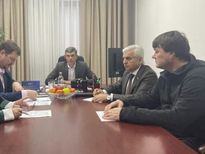 Степан Кагосян и Вячеслав Бауэр обсудили вопросы транспортного обслуживания жителей мкр. «Соболевка»