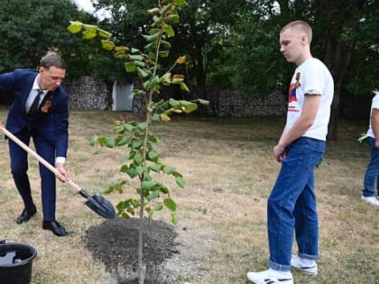 В НОВОРОССИЙСКЕ ВЫСАДИЛИ САД ПАМЯТИ