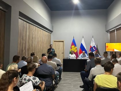 В Сочи на сходе граждан ТОС «Чкаловский» обсудили развитие системы водоотведения в микрорайоне