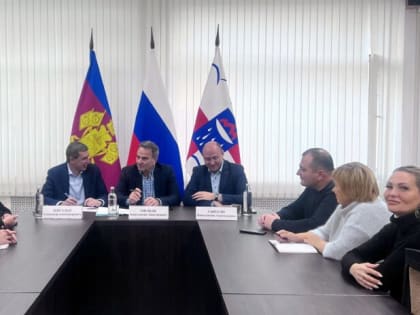 Депутаты ГСС по округу №3 «Горный» Константин Офлиди, Александр Жигалко и Константин Сыпало отчитались о проделанной работе в 2024 году перед активом ТОСов.