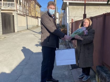 Депутаты Городского Собрания Сочи поздравили ветеранов с Днем полного освобождения Ленинграда от фашистской блокады