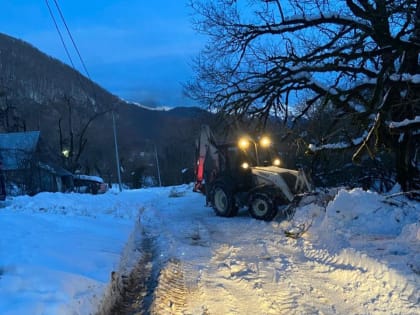 Глава Сочи Андрей Прошунин: На уборке снега в горном кластере задействовано 60 единиц спецтехники