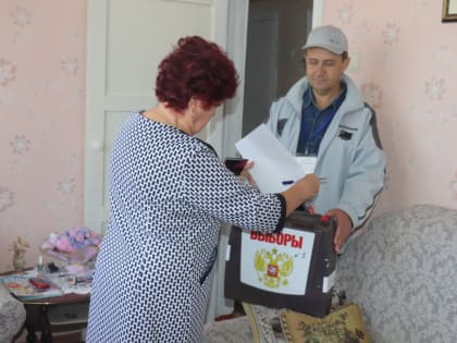 Избиратели Нововеличковского сельского поселения активно используют право голосования вне помещения