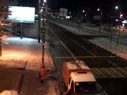 ​Власти Краснодара отчитались о круглостуточной борьбе со снегом