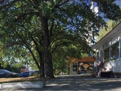 Ударили по выбоинам: во дворах МКД УК и ТСЖ латают ямы