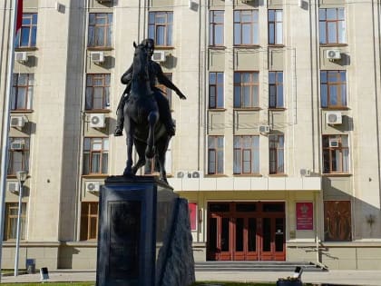 Около 4 тысяч обращений поступило на «Прямую линию» главы Кубани Вениамина Кондратьева