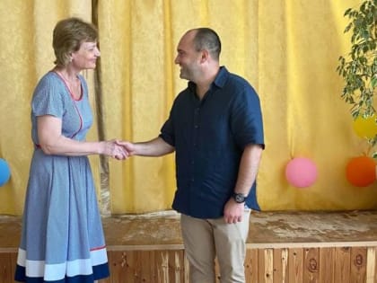 Заур Хушт приобрел игрушки для детей реабилитационного центра