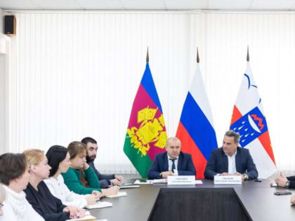 Депутаты Городского Собрания Сочи территориальной группы Адлерского района приняли участие в рабочей встрече по подготовке и участию в конкурсе по отбору проектов местных инициатив