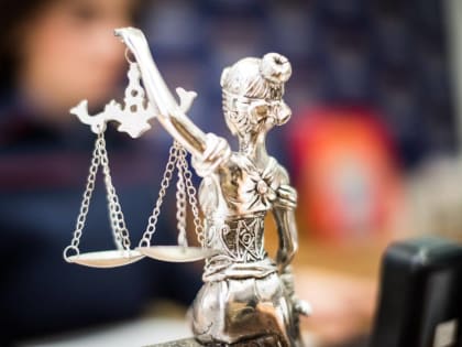 Житель Кубани разбил стекло патрульного авто и оскорбил полицейского