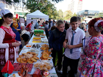 В День народного единства в Сочи проходит этно-фестиваль