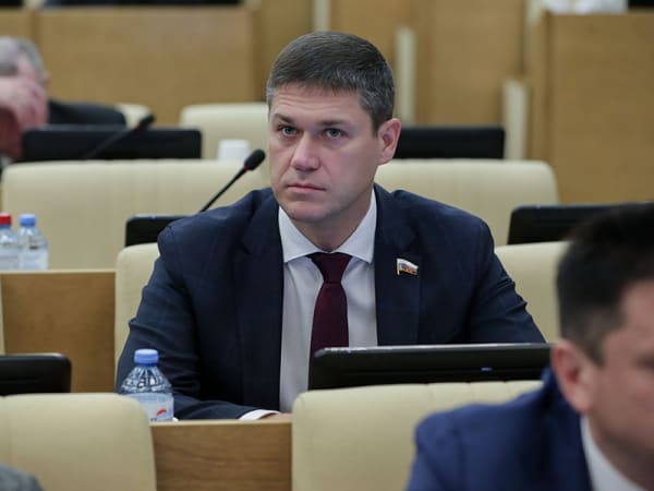 Депутат Госдумы Сергей Алтухов помогает жительнице Кубани, которую хотят лишить российского гражданства