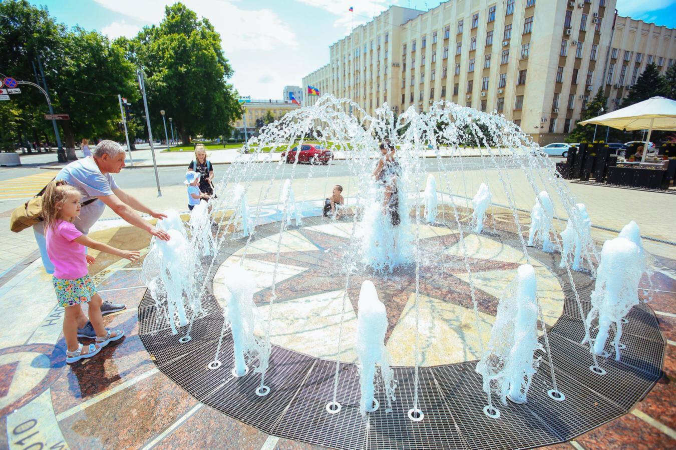 Набиев фонтаны. Жара в Краснодаре фонтаны. Анапа фонтаны.