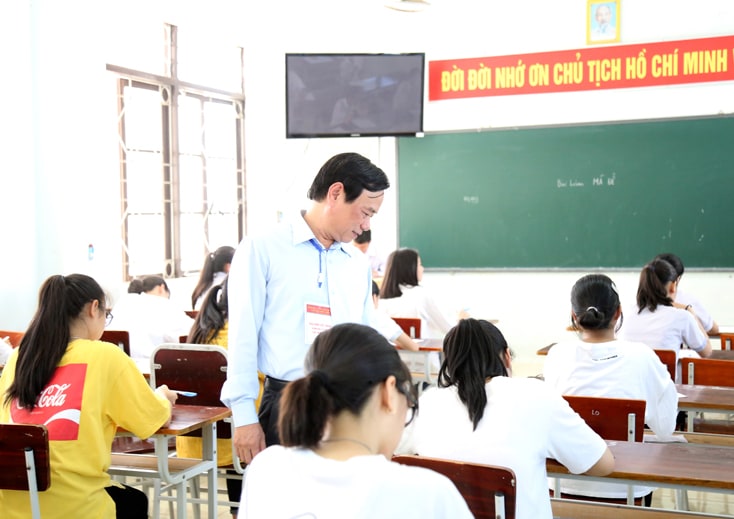 Tháng sáu mùa thi
