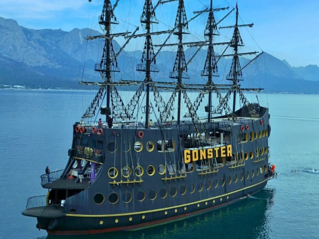 Gonster Boat Tour