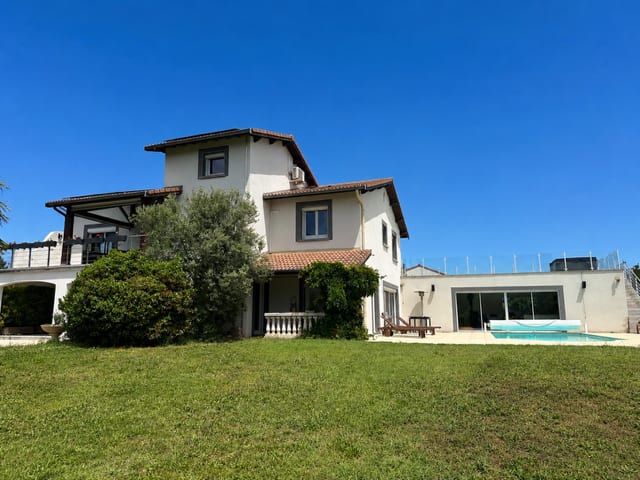 Villa 7 pièces 304 m² à vendre – à Saint-Clair (07430)