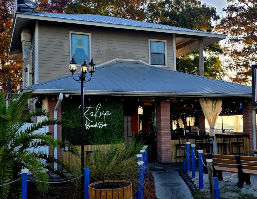 Kalua Beach Bar — photo 1