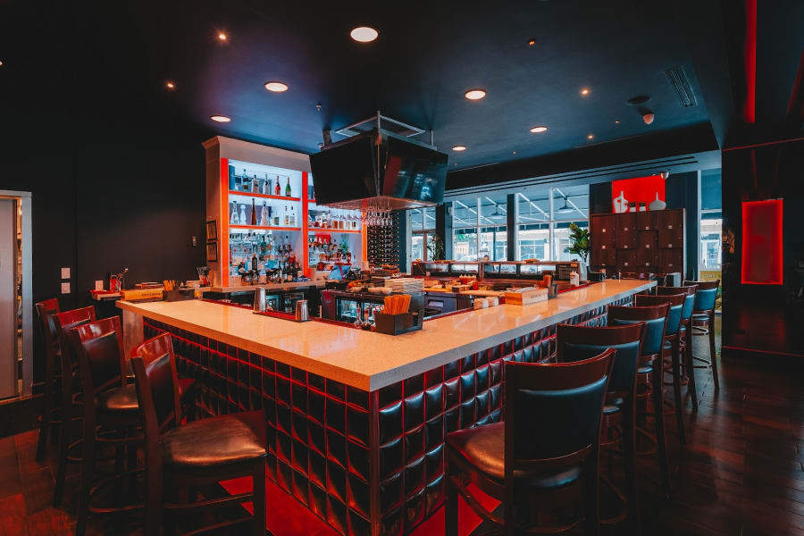 Neveyah Sushi & Thai Restaurant — photo 1