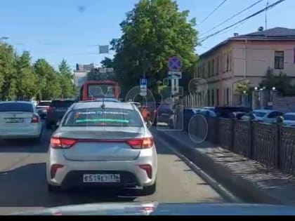 Пробка в центре Воронежа ежедневно отравляет жизнь воронежским автомобилистам