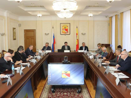 Мэр Воронежа обсудил важные темы с Общественной палатой города