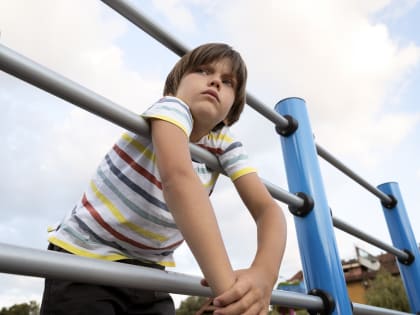 Куда жаловаться, если ребёнок получил травму на детской площадке в Воронеже