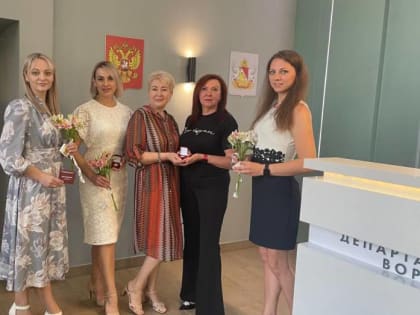 Воронежские врачи и медсестры получили награды от Российского Красного Креста