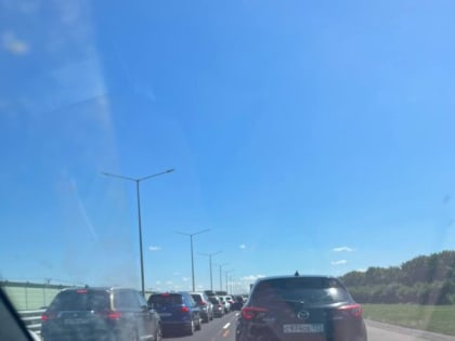 «И это в +35°»: 8-километровая пробка образовалась под Воронежем