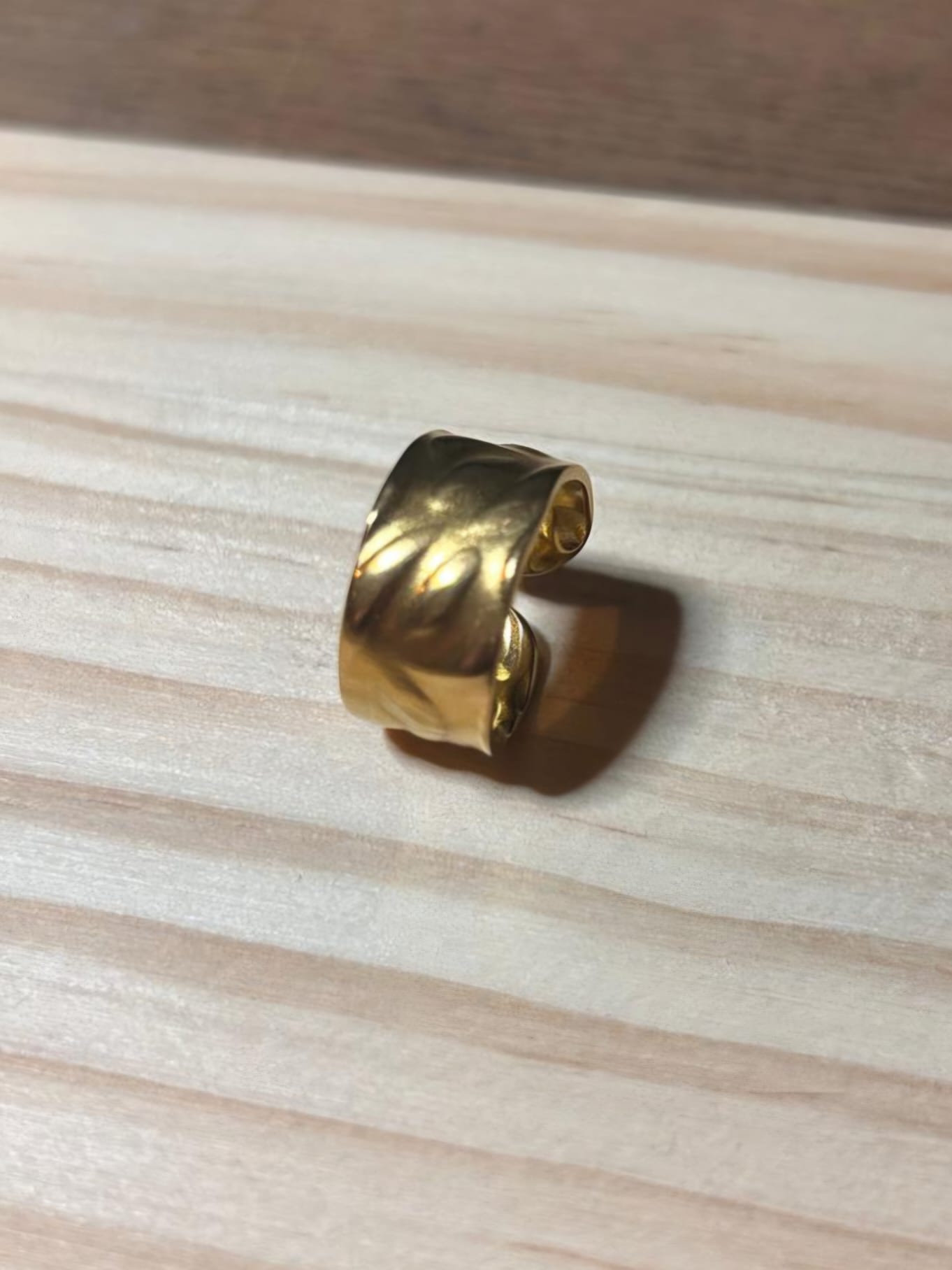 La Bague "Vaguelette Dorée"