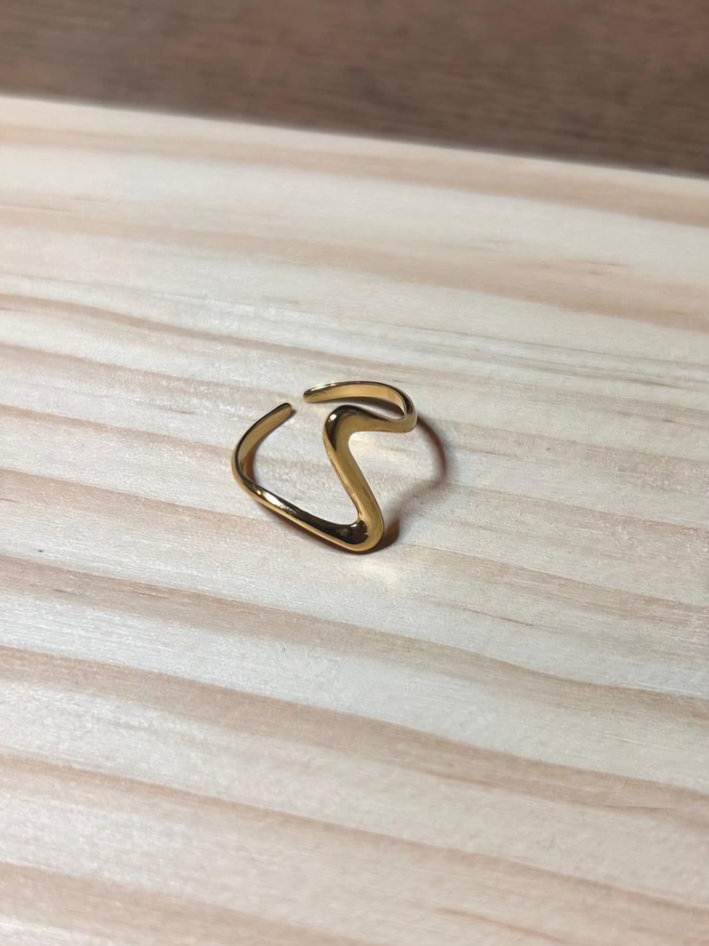 Bague vague dorée 