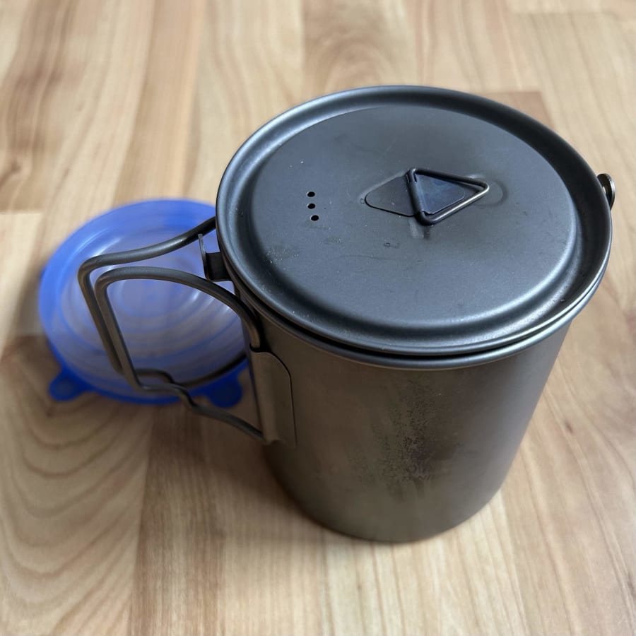 Pot: TOAKS 750ml (I have the one with the handle) (110g, handle removed)