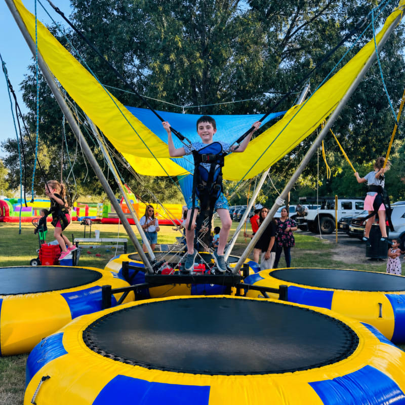 Euro Bungee 4 Person High Assault 3 Hours + Table & 8 Chairs
