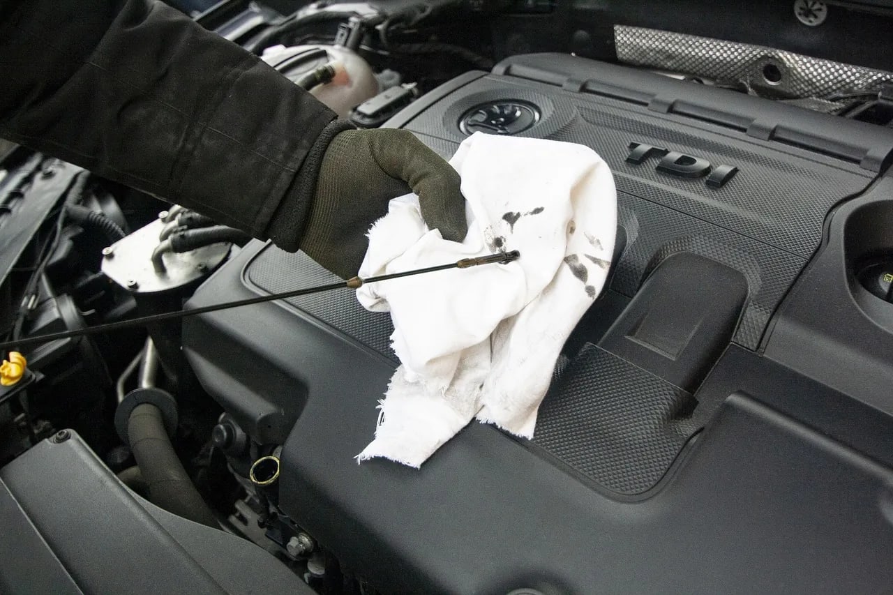 Professional oil change service in North York