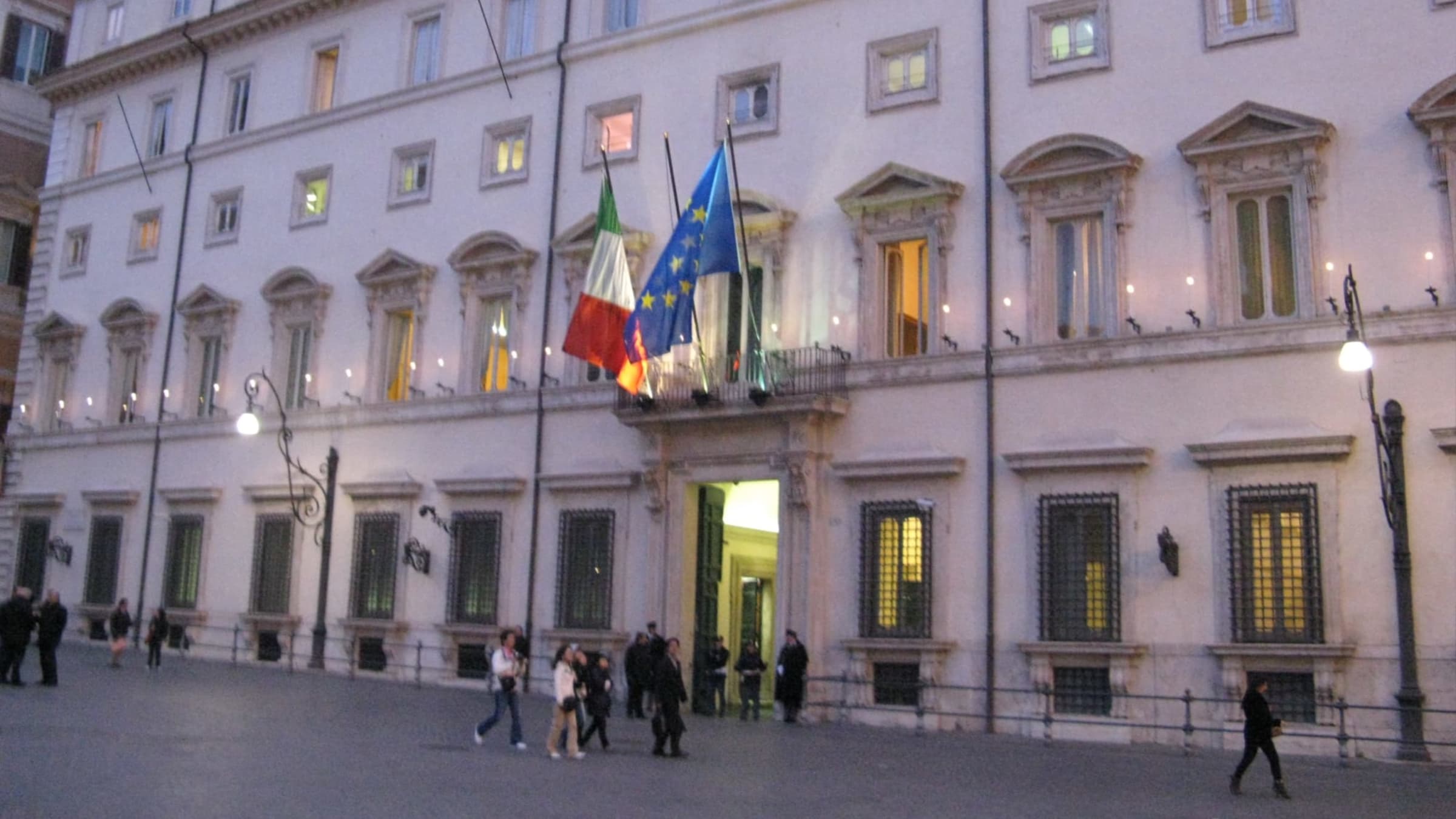 Governo Meloni: che giudizio dai a metà 2026?
