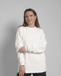 365.APParel Basic Longsleeve Off White — woman, cropped front view, smiling, studio