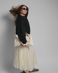 365.APParel Oversize Sweatshirt Black — women's lifestyle photo 7