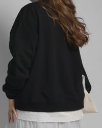 365.APParel Oversize Sweatshirt Black — women's lifestyle photo 9