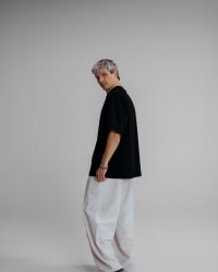 365.APParel Oversize T-shirt Black — men's lifestyle photo 2