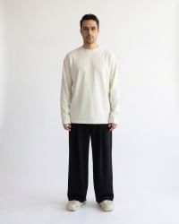 365APParel-basic-longsleeve-off-white-man-front-studio