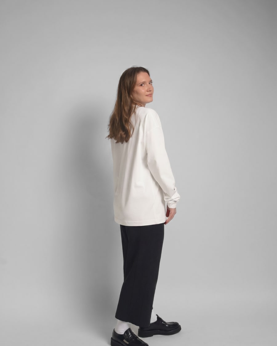365.APParel Basic Longsleeve Off White — men's lifestyle photo 1