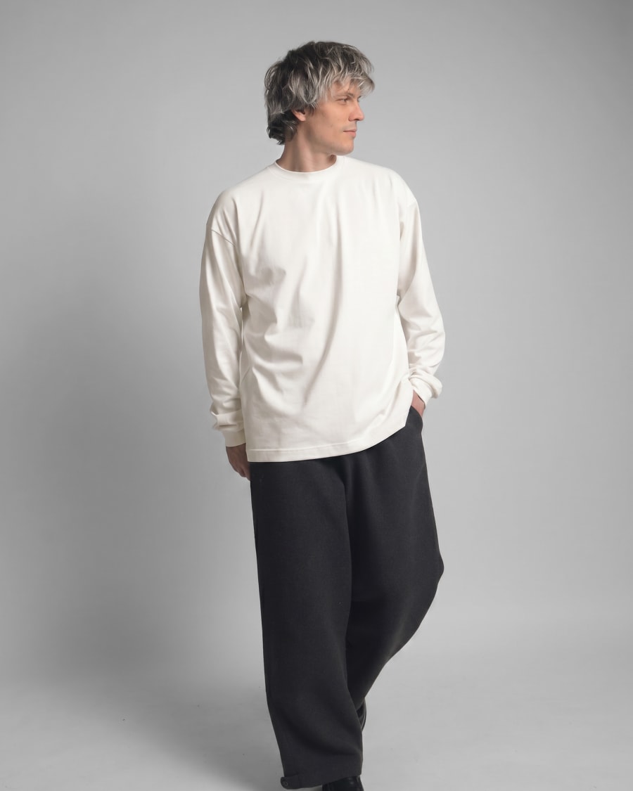 365.APParel Basic Longsleeve Off White — men's lifestyle photo 3