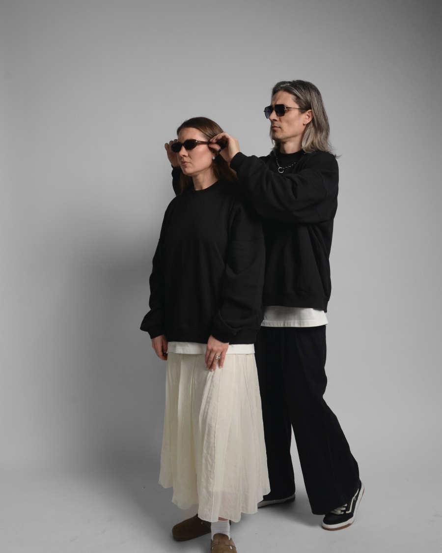 365.APParel Oversize Sweatshirt Black — couple lifestyle photo 1